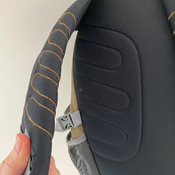 The North Face Wasatch Backpack Green/Grey Daypack Hiking Laptop - Picture 7 of 16